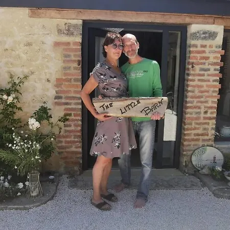 Apartment The Little Barn-la Petite Grange France Escurolles