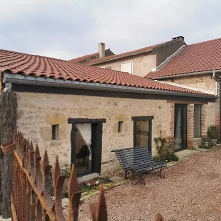 Apartment The Little Barn-la Petite Grange France Escurolles